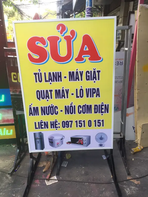 biển vẫy đứng bạt